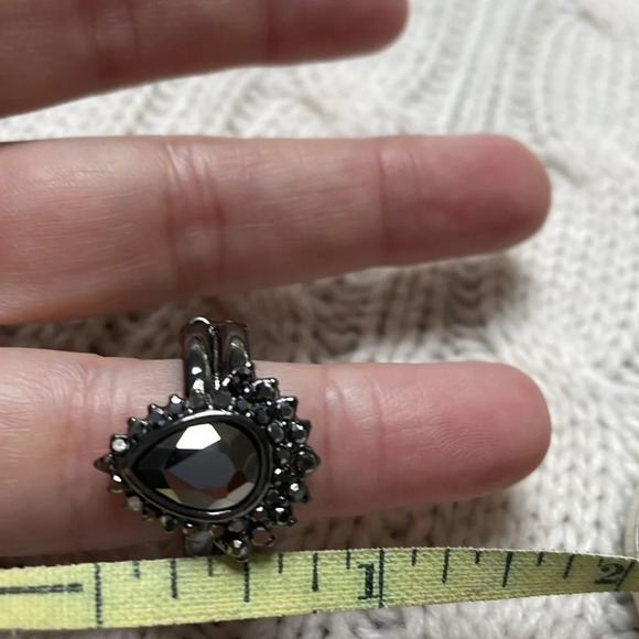 Teardrop stone ring. Brown/bronze color with little stones Expandable stretchy - Picture 1 of 8